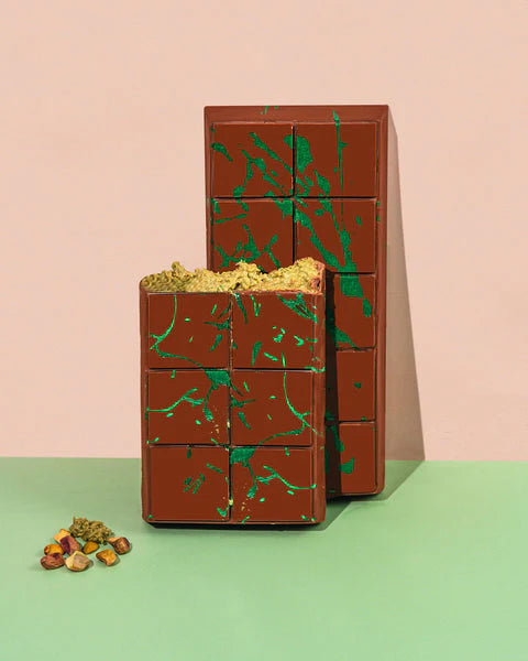 Dubai Pistachio Knafeh Chocolate Bar