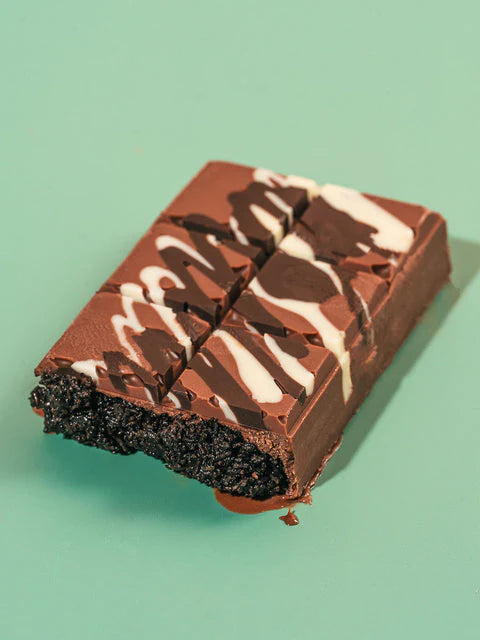 Dubai Cookies N’ Cream Knafeh Chocolate Bar